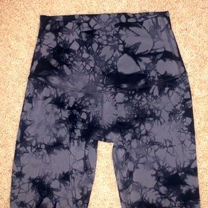 Lululemon WUNDER UNDER PANT (HI-RISE) - Size 6